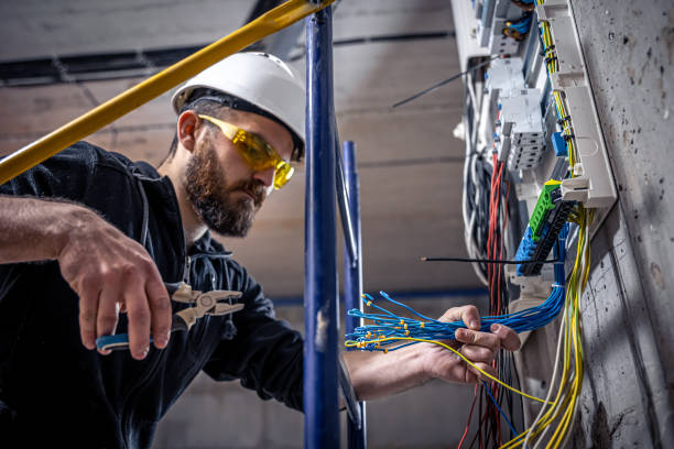 Best Emergency Electrical Repair  in Crystal Lake, FL
